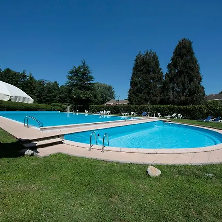 Sleeps 6 Pool *
