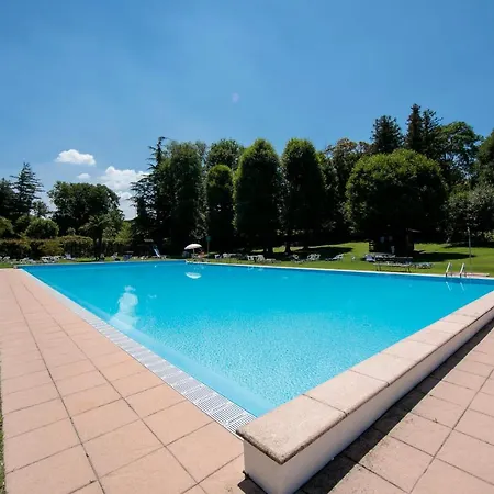 Sleeps 6 Pool Vakantiehuis *