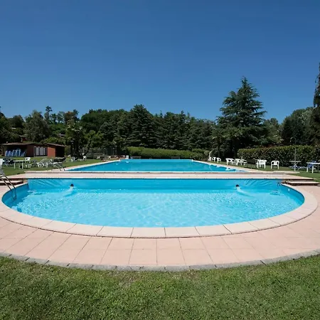 Vakantiehuis Sleeps 6 Pool *