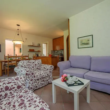 Vakantiehuis Sleeps 6 Pool *